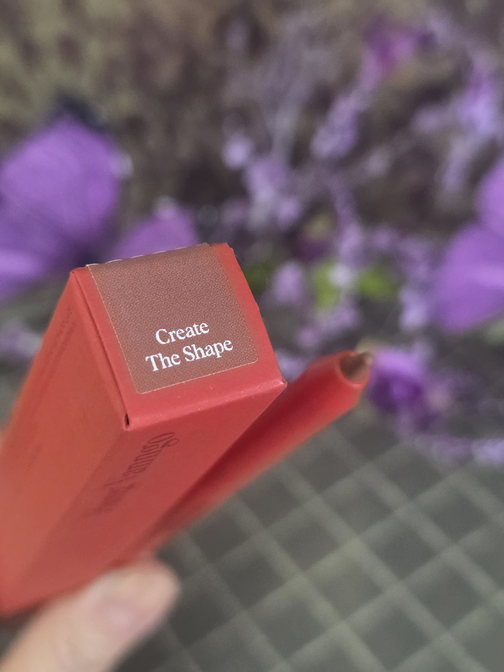 *Create The Shape - Lip Liner Pencil by Hung Vanngo